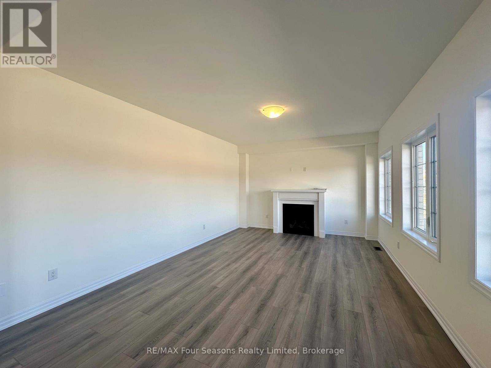 211 Stayner Street, Clearview, Ontario  L0M 1S0 - Photo 17 - S12943102