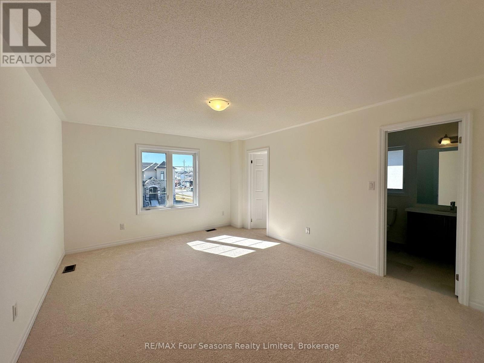 211 Stayner Street, Clearview, Ontario  L0M 1S0 - Photo 25 - S12943102