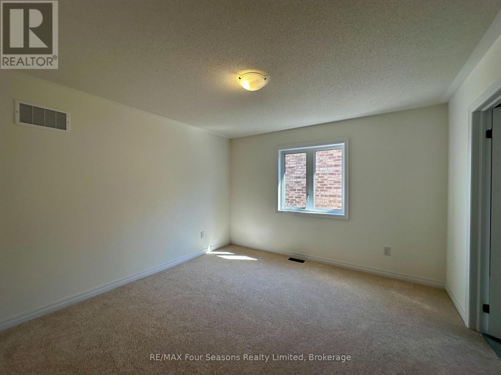 211 Stayner Street, Clearview, Ontario  L0M 1S0 - Photo 28 - S12943102