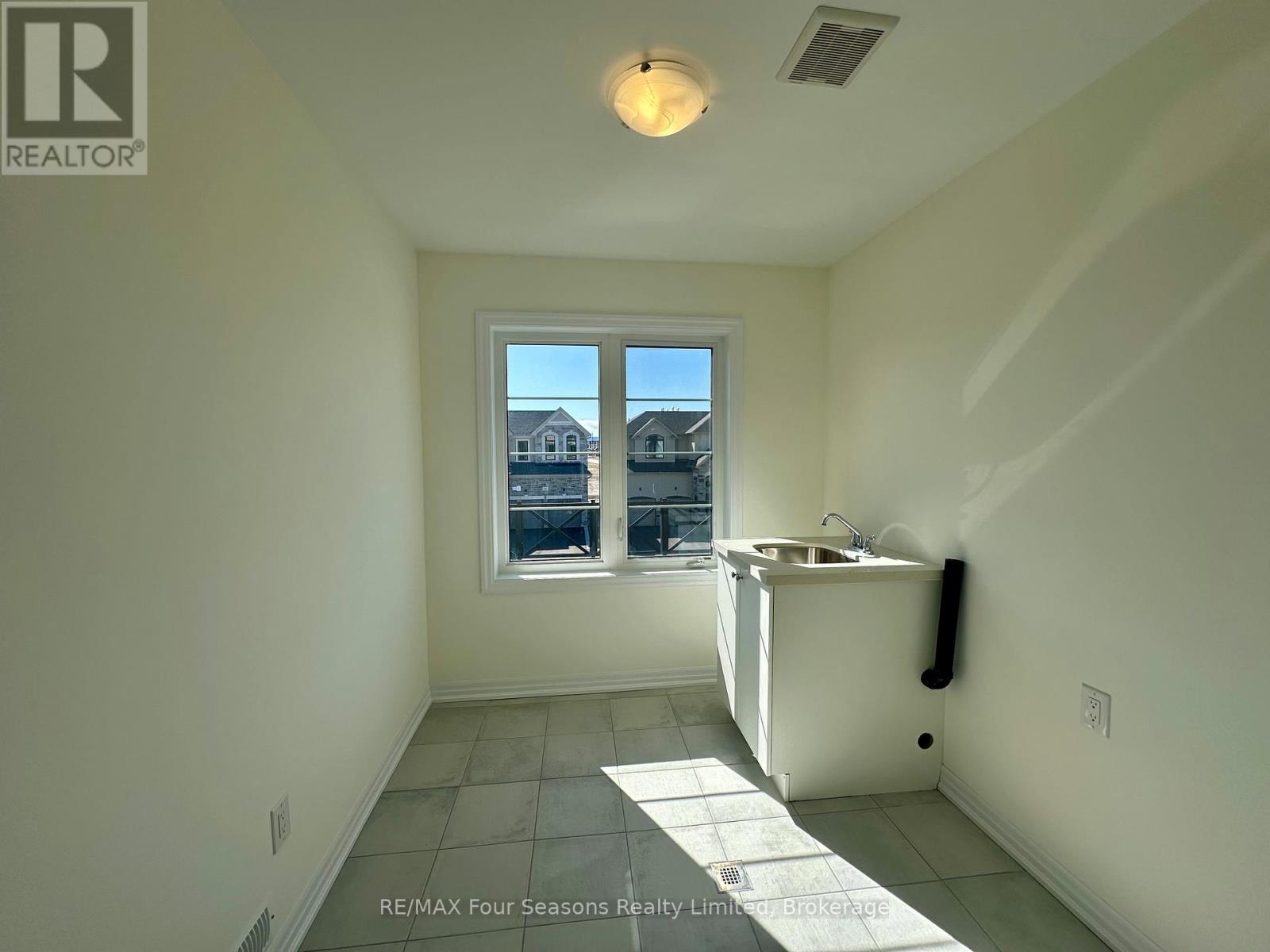 211 Stayner Street, Clearview, Ontario  L0M 1S0 - Photo 30 - S12943102