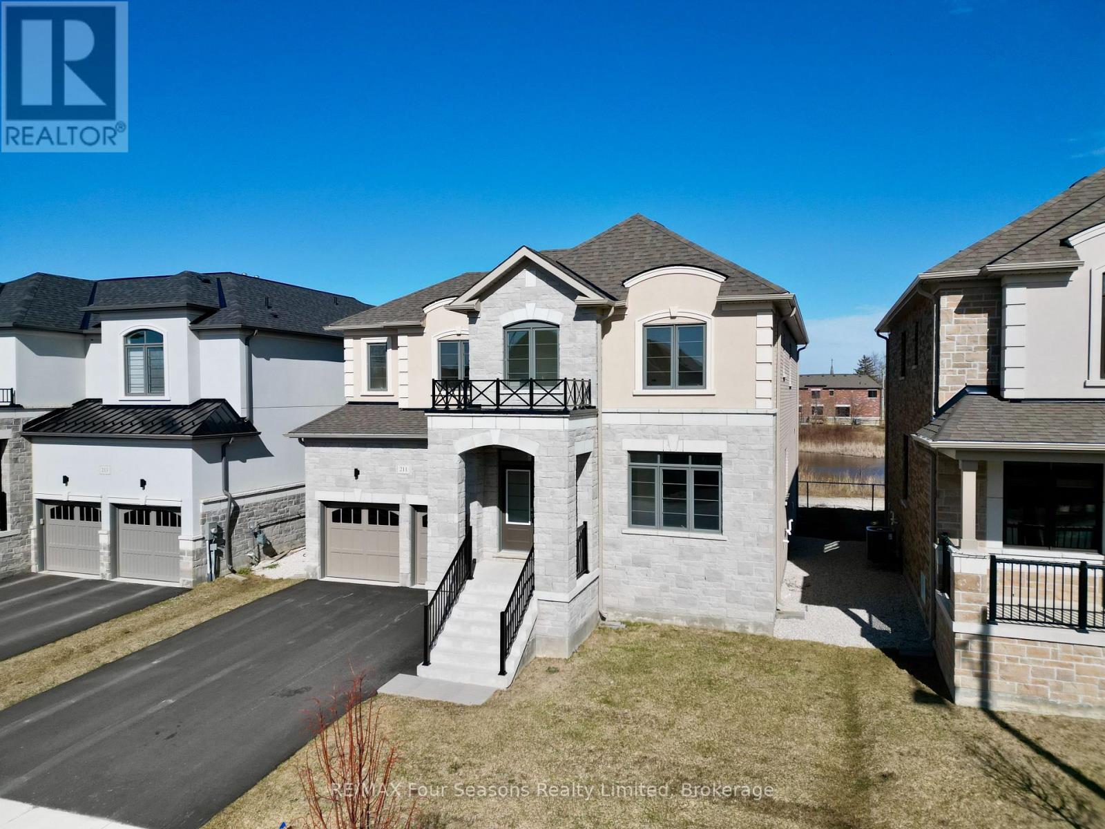 211 Stayner Street, Clearview, Ontario  L0M 1S0 - Photo 4 - S12943102