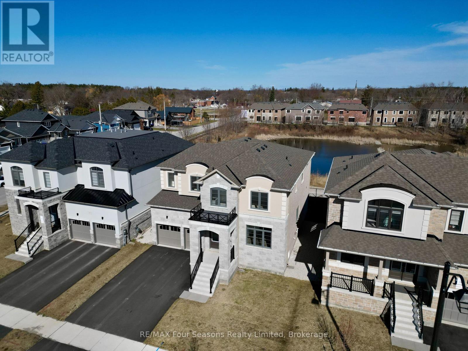 211 Stayner Street, Clearview, Ontario  L0M 1S0 - Photo 5 - S12943102