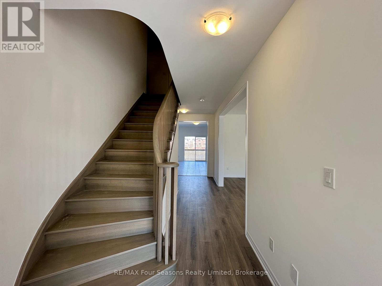 211 Stayner Street, Clearview, Ontario  L0M 1S0 - Photo 8 - S12943102