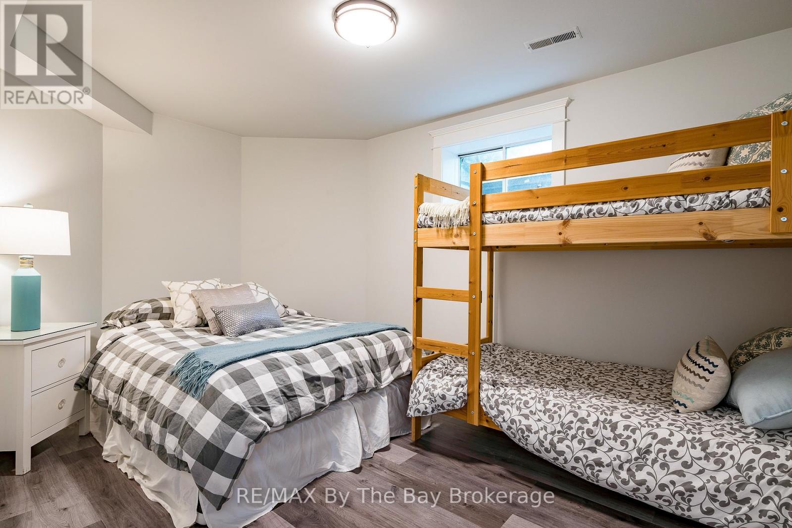 9 Purple Hill Lane, Clearview, Ontario  L0M 1G0 - Photo 43 - S12943104