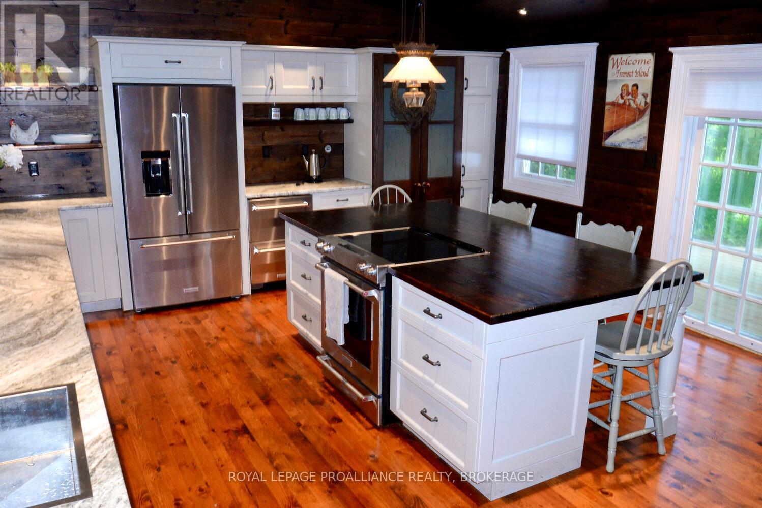 121 Tremont Park Island, Frontenac Islands, Ontario  K7G 3C9 - Photo 19 - X12942804