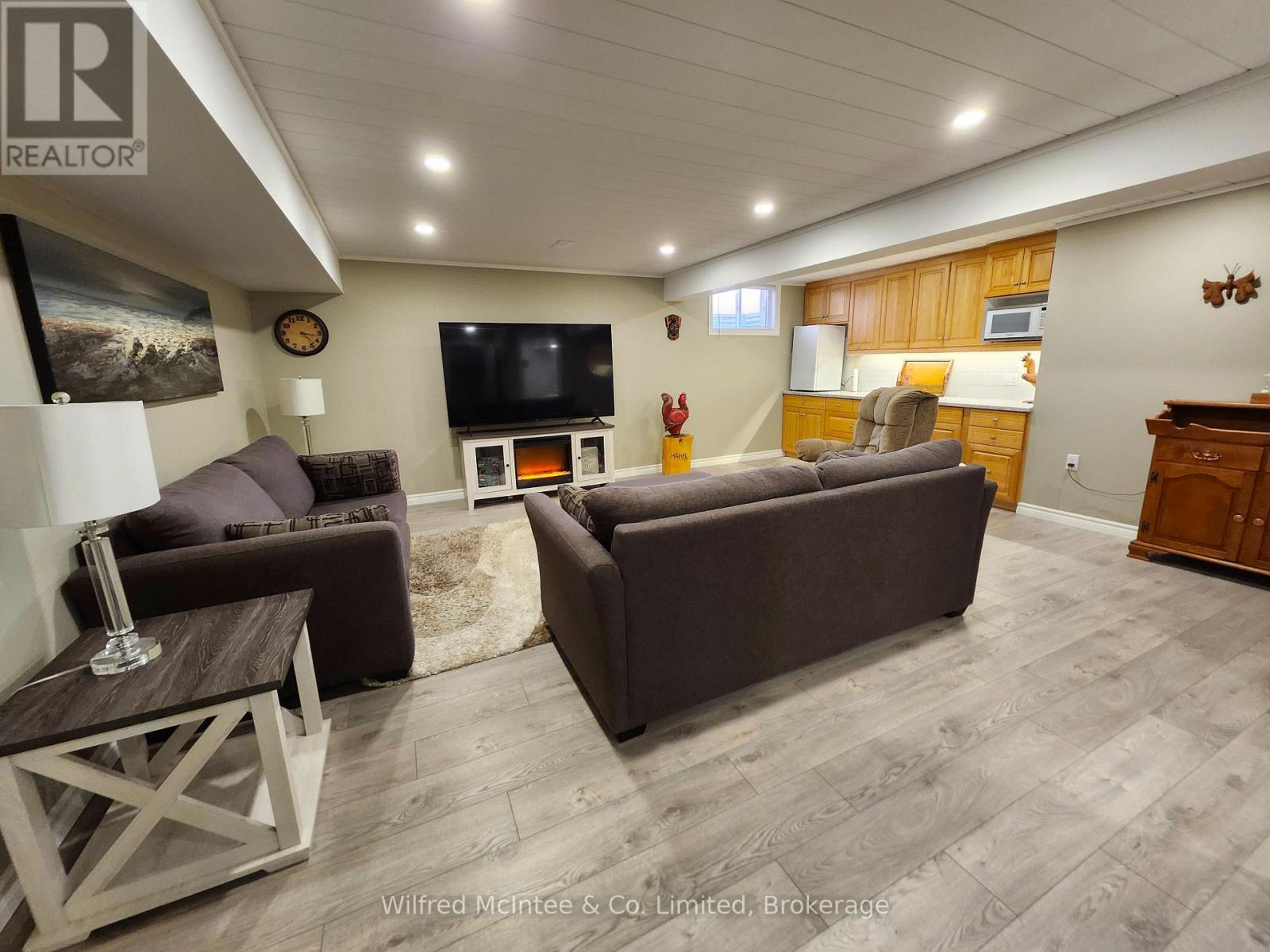 230 4th Street Crescent, Hanover, Ontario  N4N 3S2 - Photo 18 - X12943066