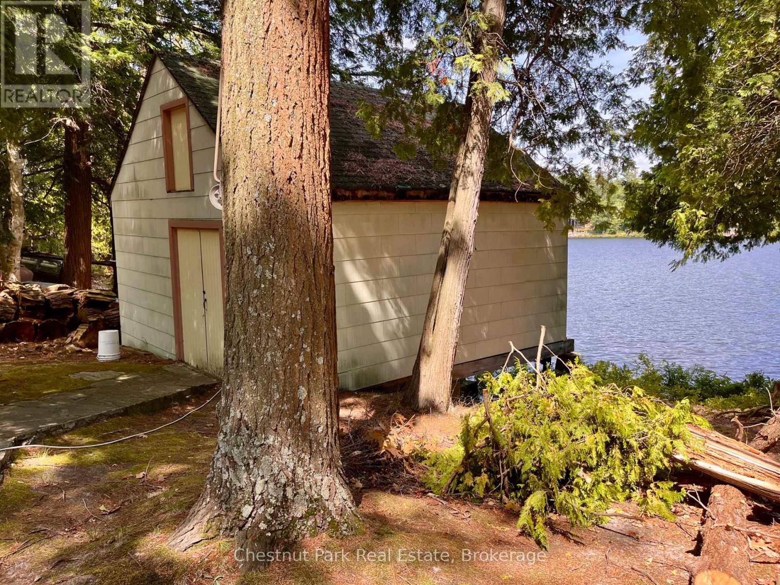 1119 Trafalgar Bay Road W, Muskoka Lakes, Ontario  P0C 1A0 - Photo 14 - X12943236