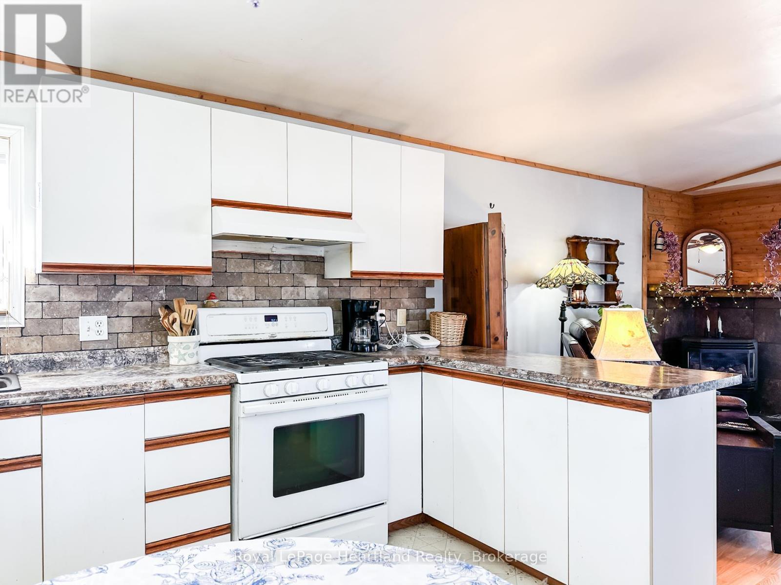 56 Cherokee Lane, Ashfield-Colborne-Wawanosh, Ontario  N7A 3Y2 - Photo 7 - X12943262