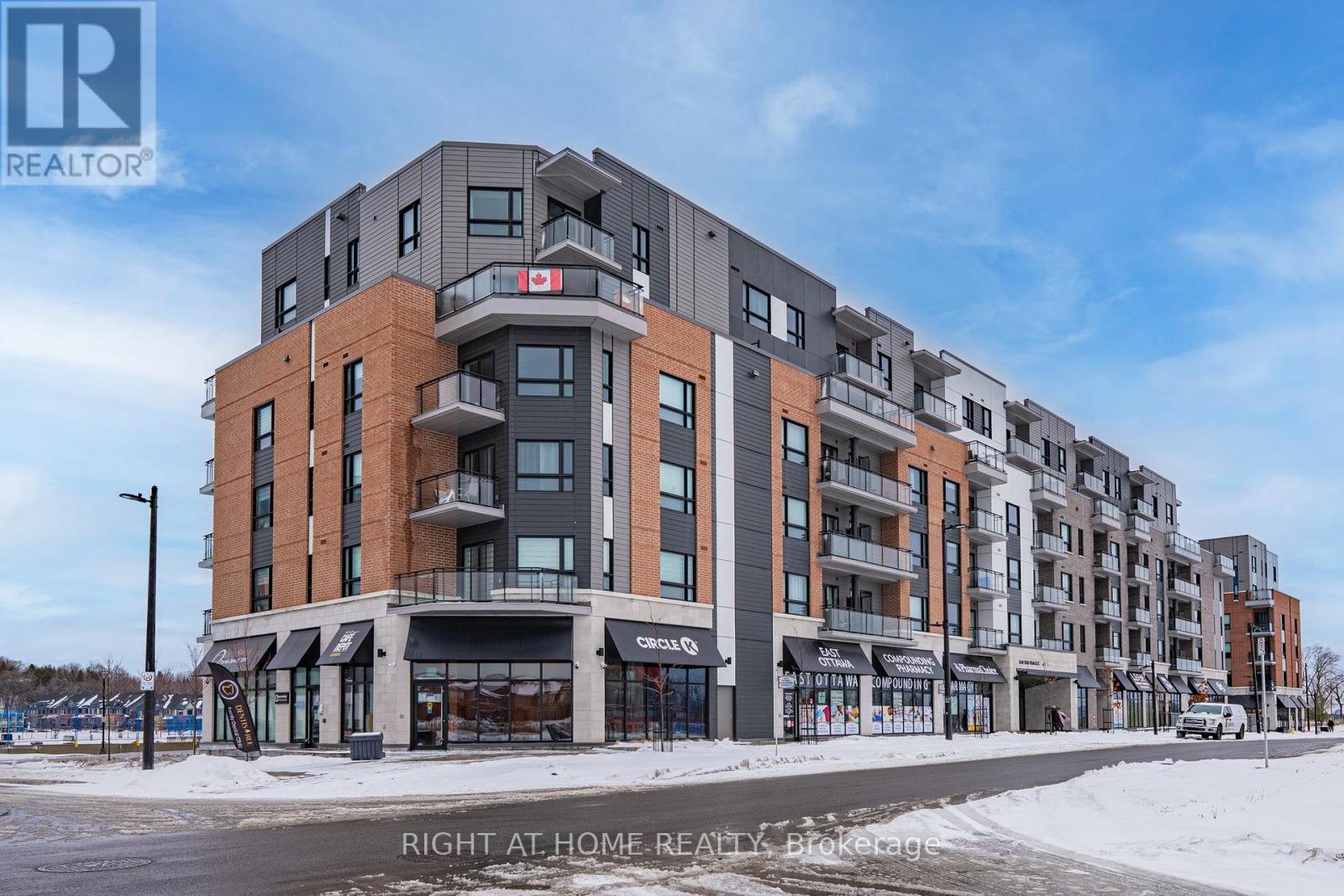 506 - 1350 Hemlock Road, Ottawa, Ontario  K1K 5C2 - Photo 2 - X12911136