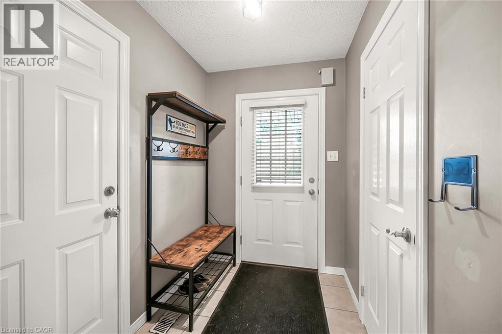 40 Braemar Avenue Unit# 30, Caledonia, Ontario  N3W 2N1 - Photo 3 - 40816675