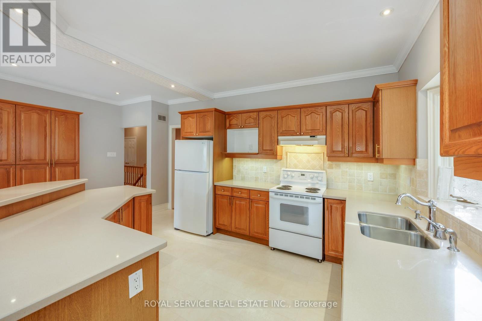 58 Brimwood Court, Pickering, Ontario  L1V 6L1 - Photo 11 - E12943176