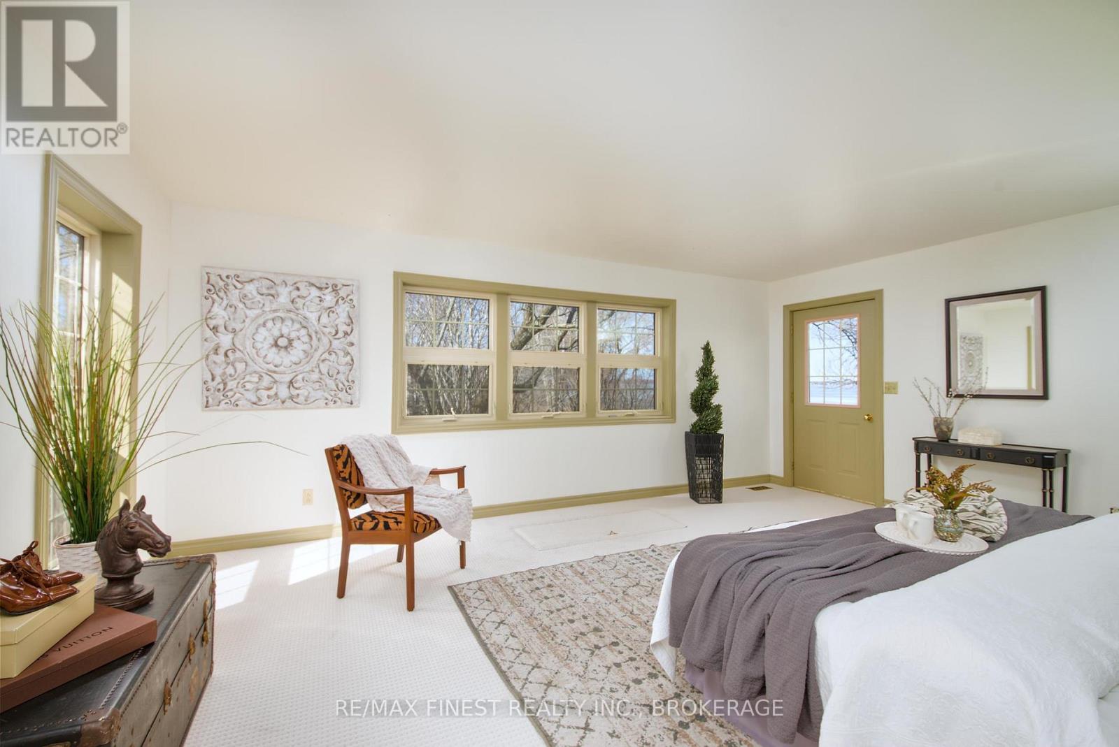 9910 Front Road, Loyalist, Ontario  K0H 2S0 - Photo 13 - X12943048