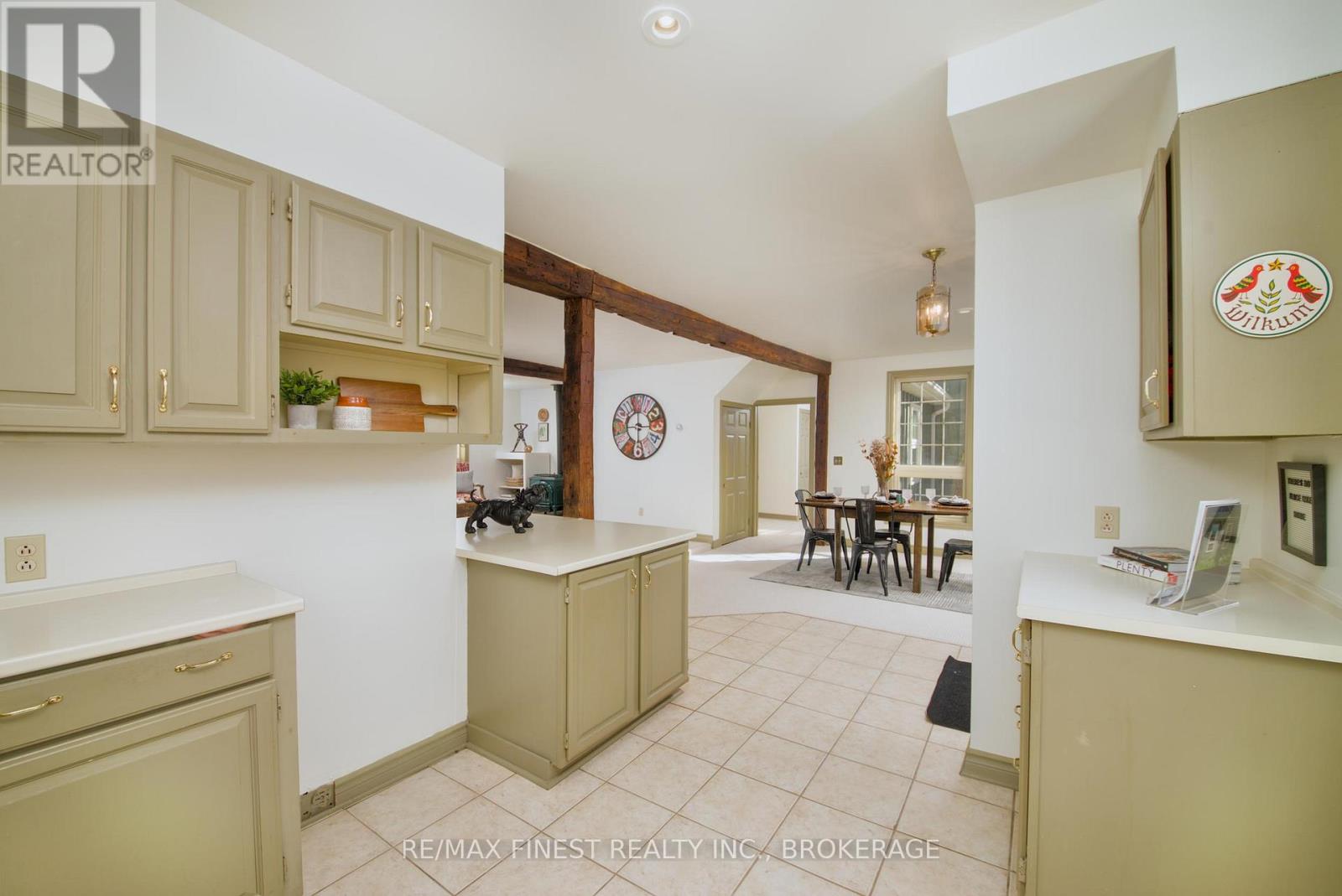 9910 Front Road, Loyalist, Ontario  K0H 2S0 - Photo 6 - X12943048