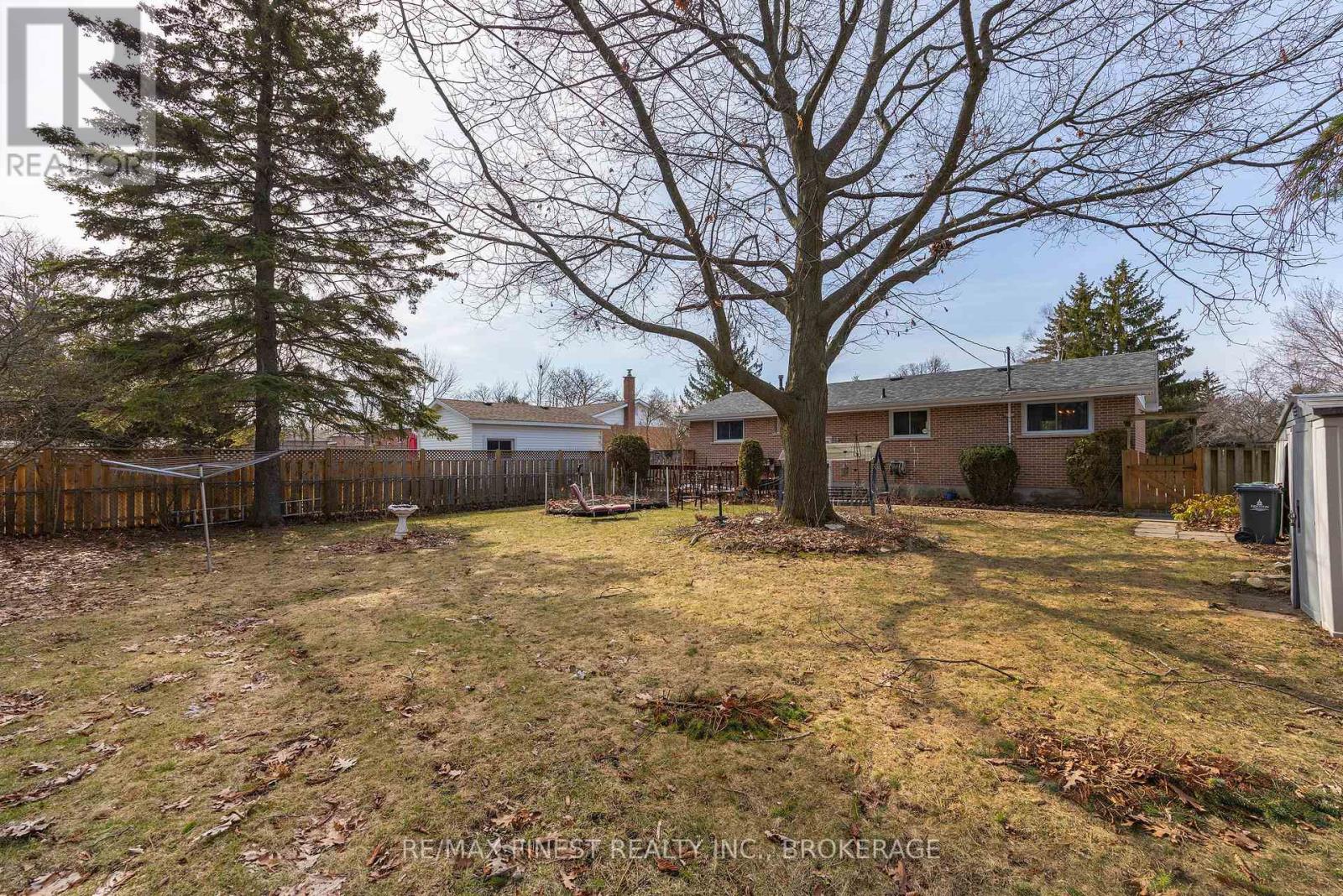 1076 Lincoln Drive, Kingston, Ontario  K7M 4Z4 - Photo 11 - X12943052