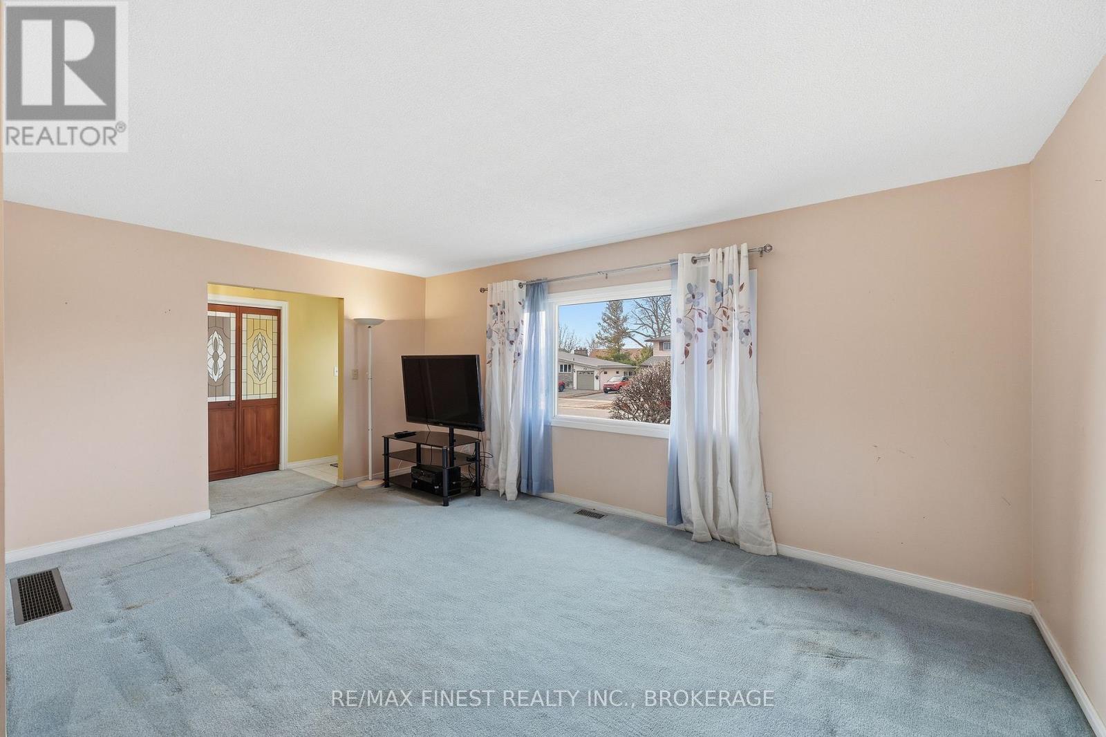 1076 Lincoln Drive, Kingston, Ontario  K7M 4Z4 - Photo 17 - X12943052