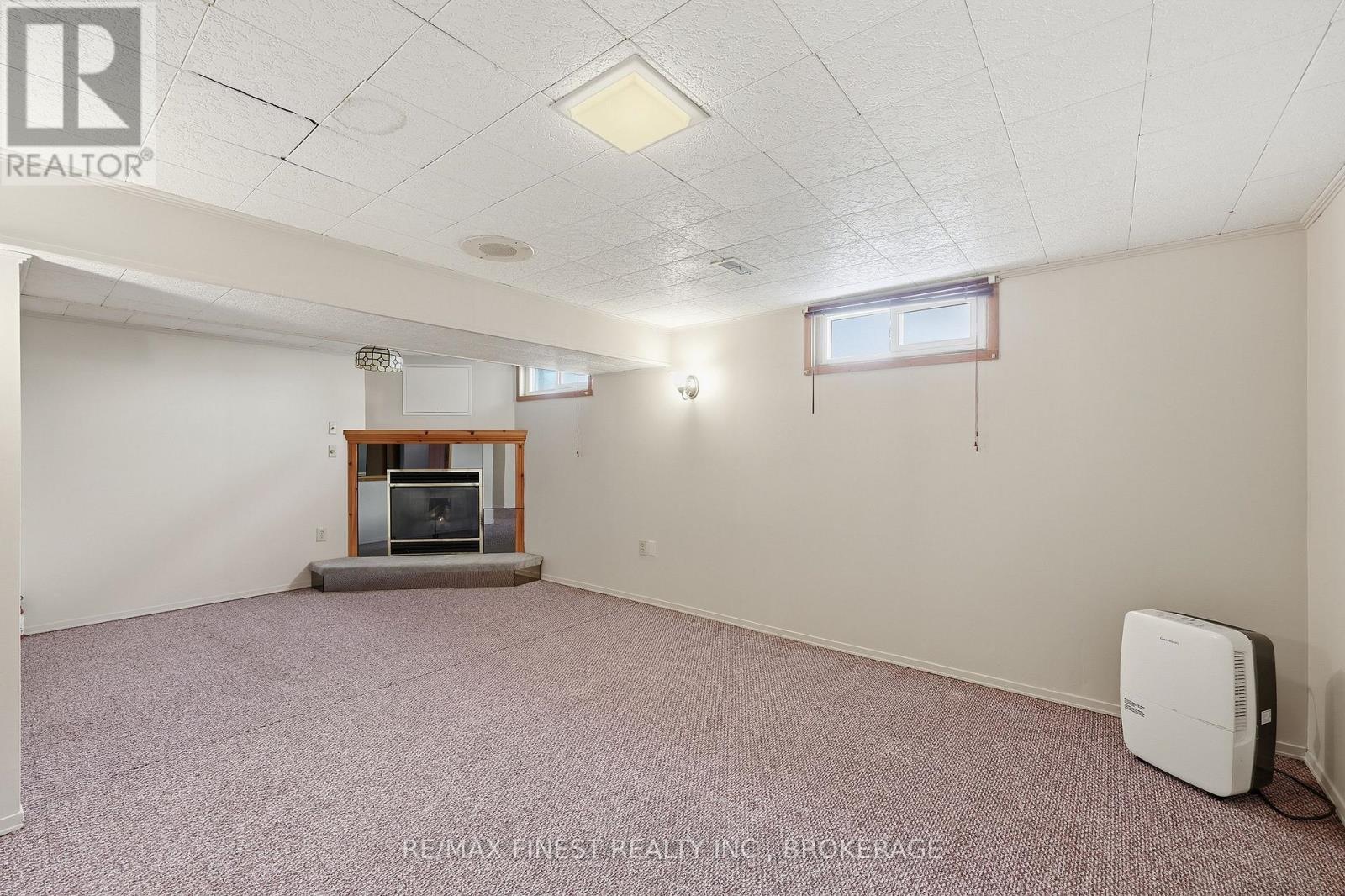 1076 Lincoln Drive, Kingston, Ontario  K7M 4Z4 - Photo 42 - X12943052