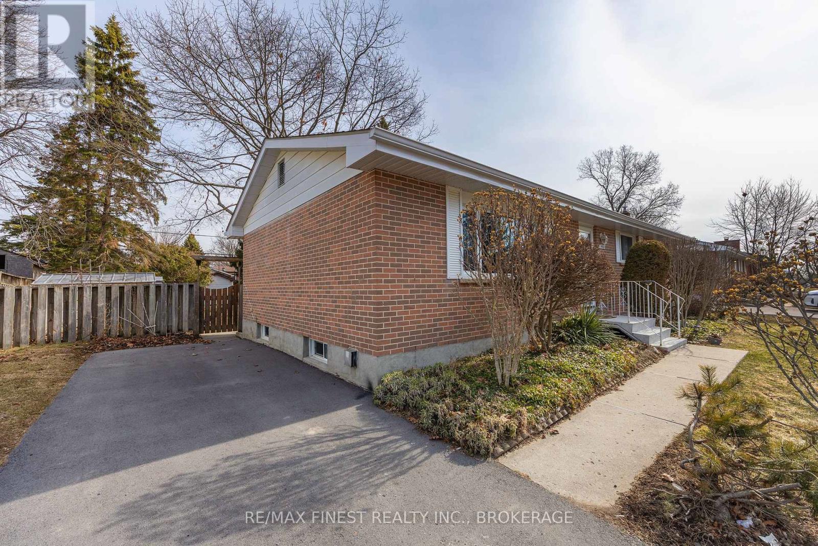 1076 Lincoln Drive, Kingston, Ontario  K7M 4Z4 - Photo 6 - X12943052