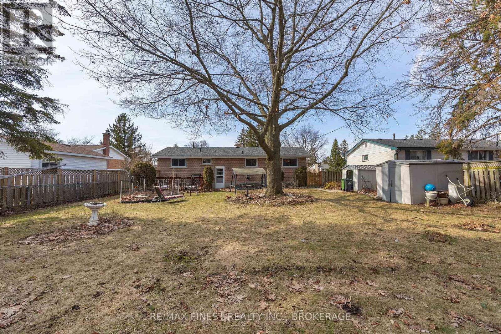 1076 Lincoln Drive, Kingston, Ontario  K7M 4Z4 - Photo 9 - X12943052