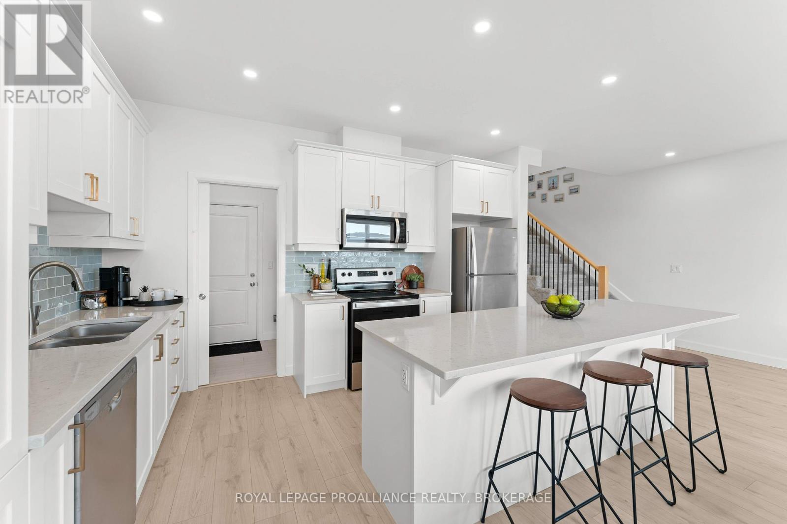 223 Superior Drive, Loyalist, Ontario  K7N 0E3 - Photo 14 - X12943100