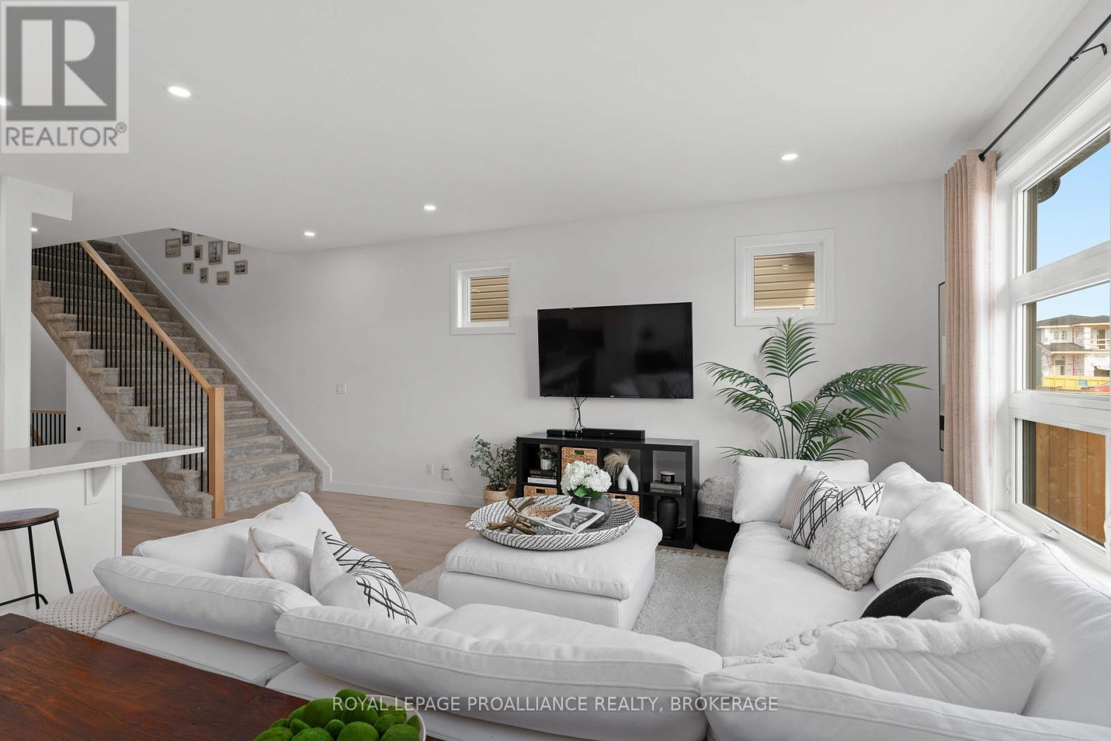 223 Superior Drive, Loyalist, Ontario  K7N 0E3 - Photo 20 - X12943100