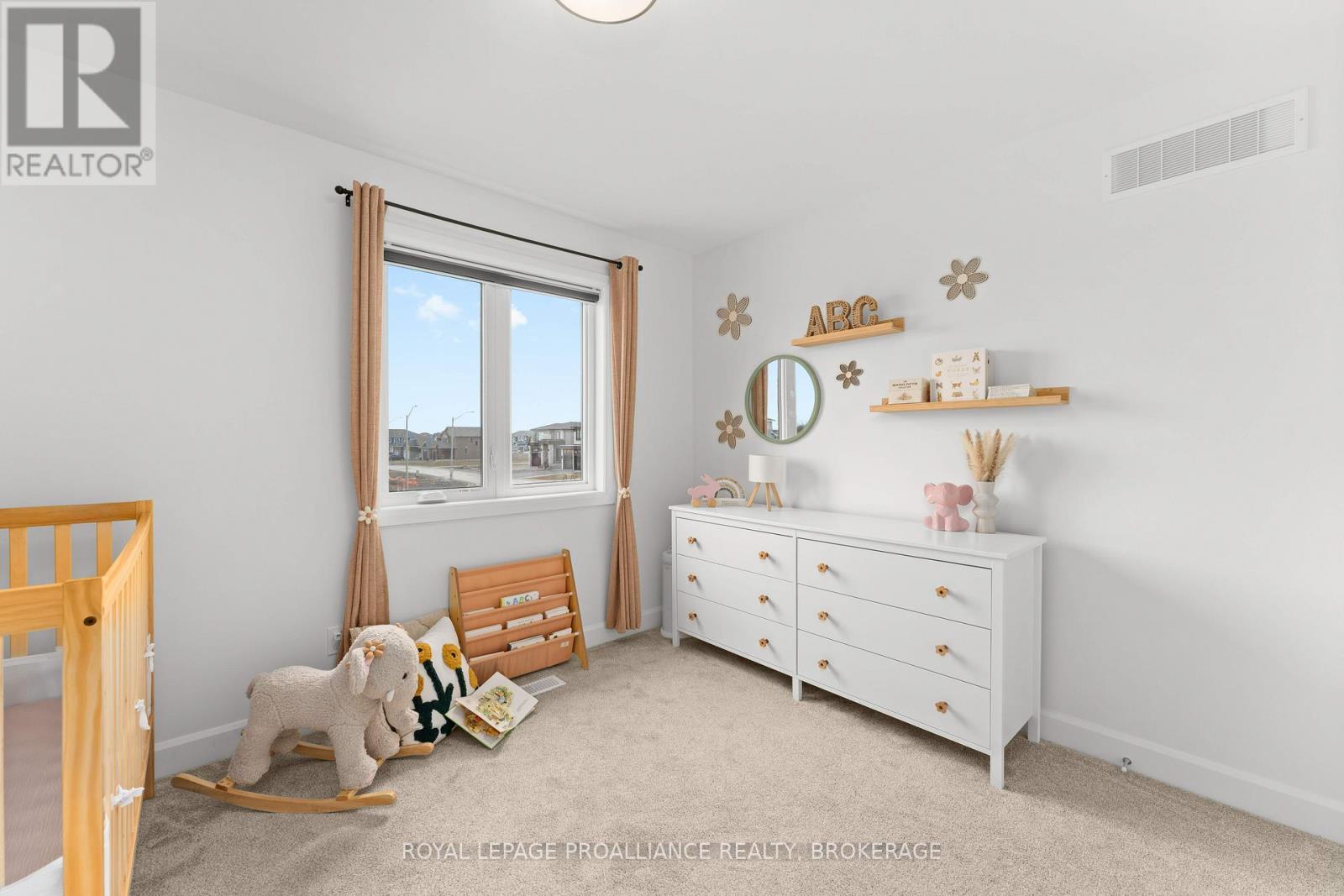 223 Superior Drive, Loyalist, Ontario  K7N 0E3 - Photo 36 - X12943100