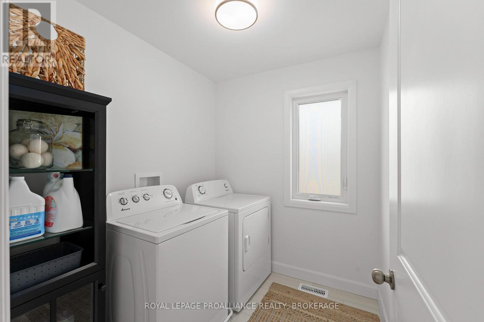 223 Superior Drive, Loyalist, Ontario  K7N 0E3 - Photo 39 - X12943100