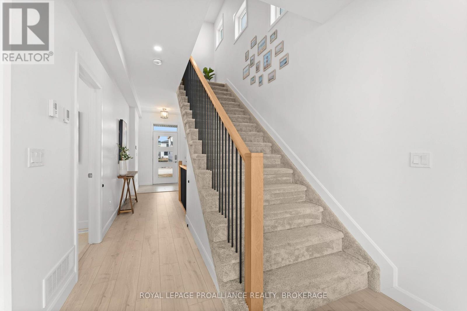 223 Superior Drive, Loyalist, Ontario  K7N 0E3 - Photo 4 - X12943100