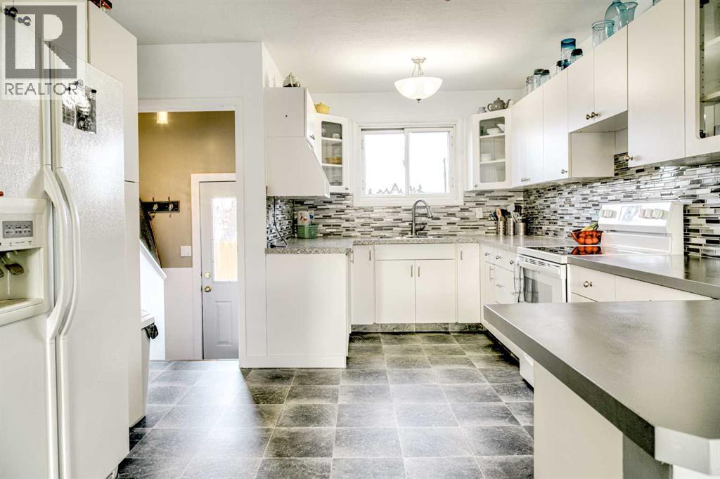 135 5 Avenue E, Cardston, Alberta  T0K 0K0 - Photo 10 - A2279743