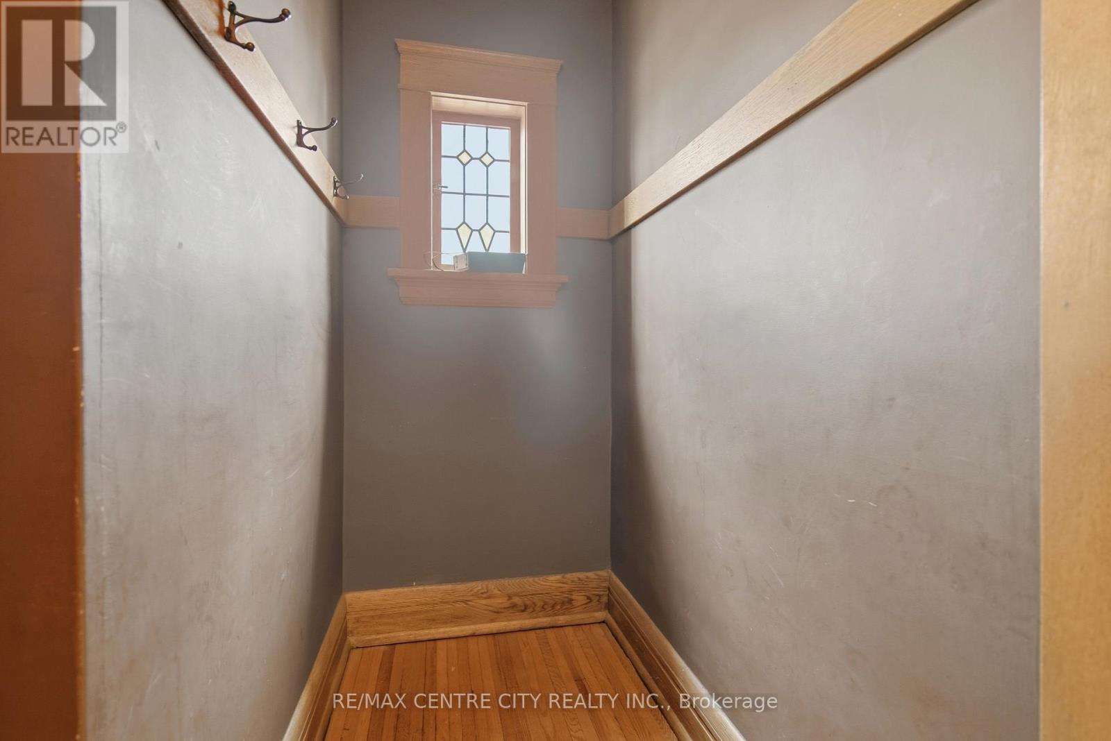 58 Windsor Avenue, London South, Ontario  N6C 1Z7 - Photo 4 - X12943164