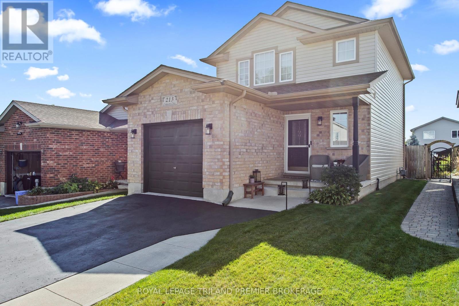 213 Crimson Crescent, London East, Ontario  N5W 6G1 - Photo 2 - X12943222