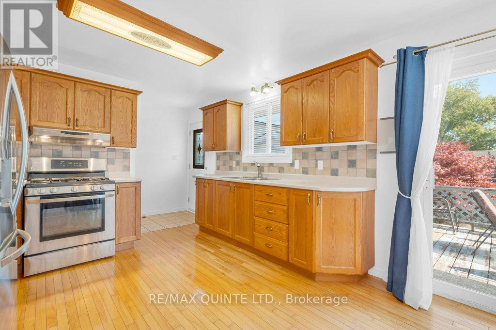 53 Water Street, Quinte West, Ontario  K8V 4M1 - Photo 13 - X12943184