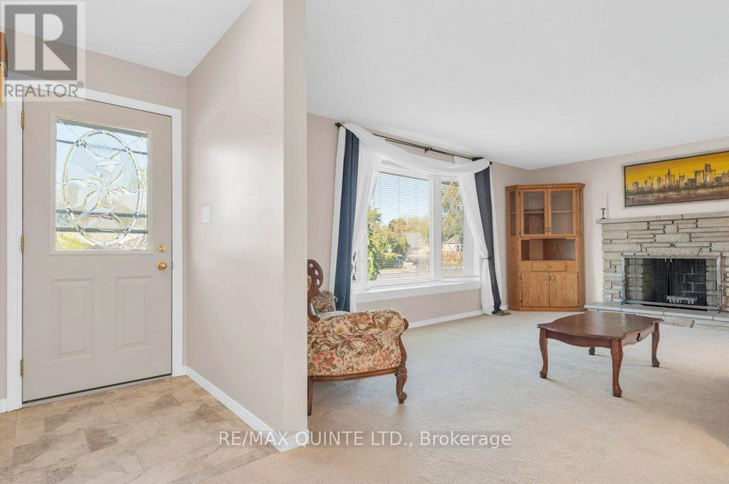 53 Water Street, Quinte West, Ontario  K8V 4M1 - Photo 6 - X12943184