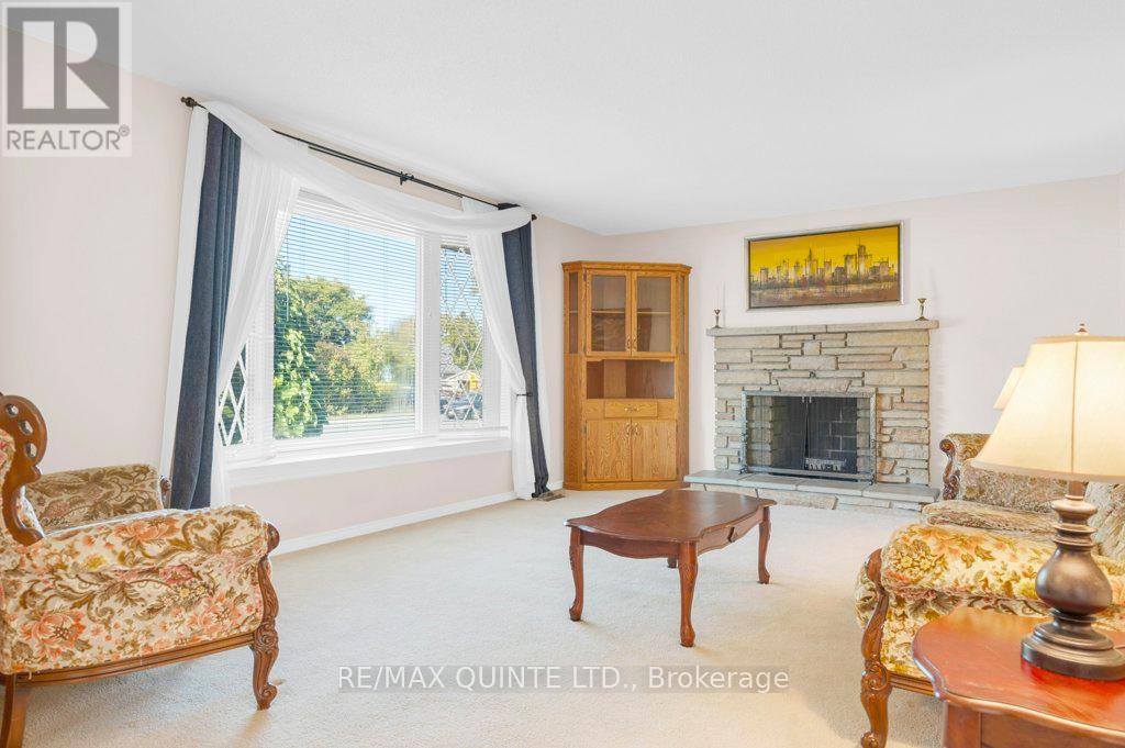 53 Water Street, Quinte West, Ontario  K8V 4M1 - Photo 7 - X12943184