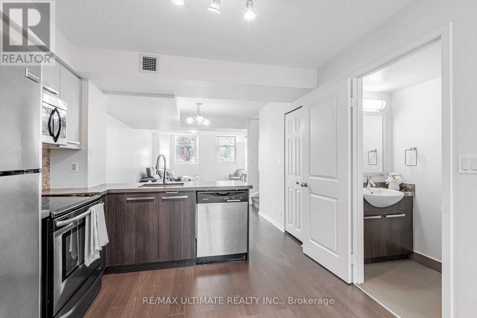 311 - 11 St Joseph Street, Toronto, Ontario  M4Y 3G4 - Photo 3 - C12943110