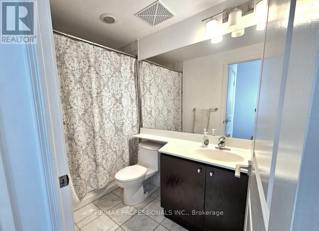 1208 - 38 The Esplanade, Toronto, Ontario  M5E 1A5 - Photo 15 - C12943114