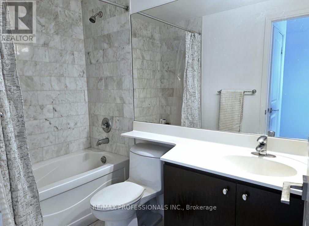 1208 - 38 The Esplanade, Toronto, Ontario  M5E 1A5 - Photo 16 - C12943114