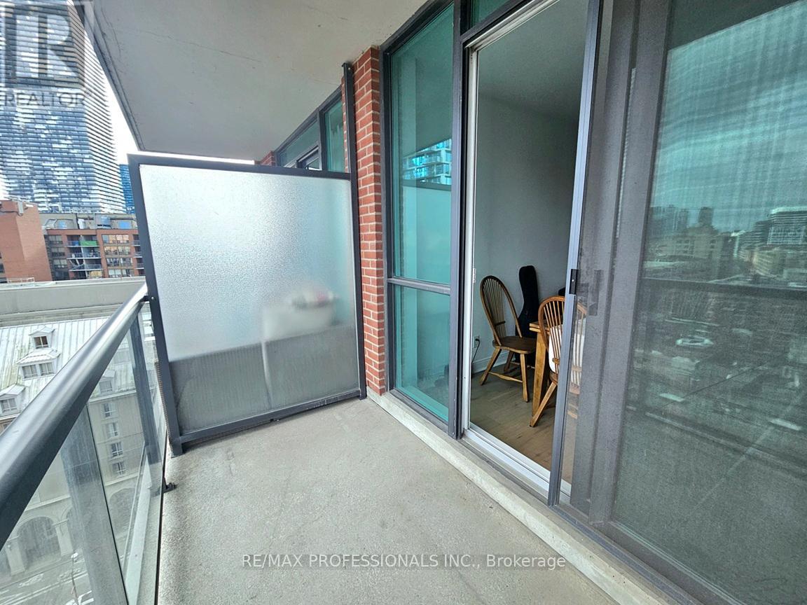 1208 - 38 The Esplanade, Toronto, Ontario  M5E 1A5 - Photo 20 - C12943114