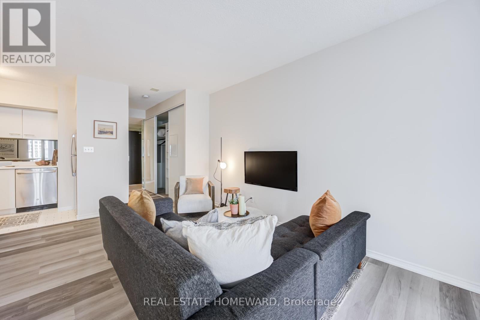 1712 - 25 The Esplanade, Toronto, Ontario  M5E 1W5 - Photo 12 - C12943240