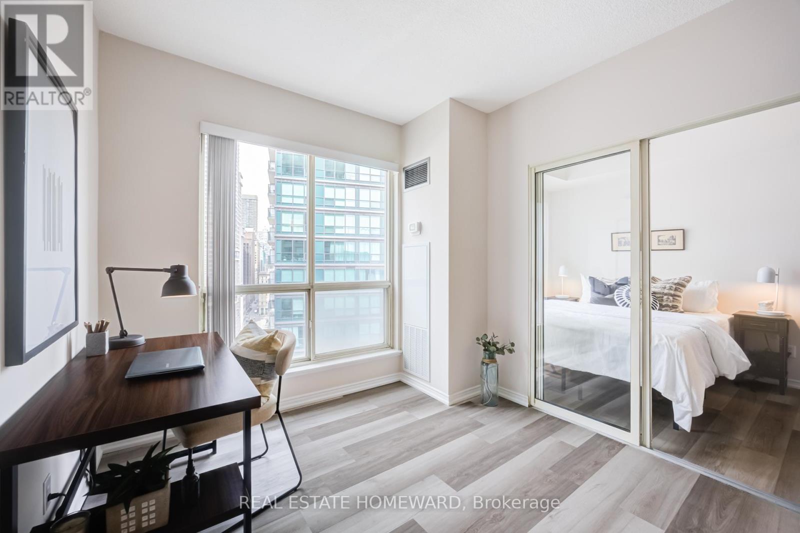 1712 - 25 The Esplanade, Toronto, Ontario  M5E 1W5 - Photo 15 - C12943240