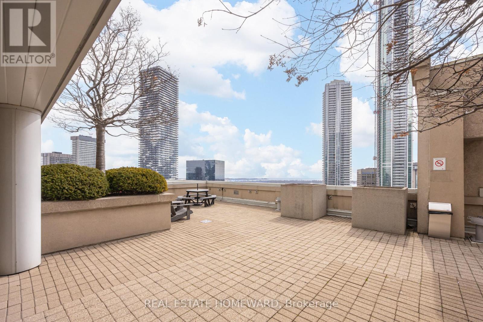 1712 - 25 The Esplanade, Toronto, Ontario  M5E 1W5 - Photo 29 - C12943240