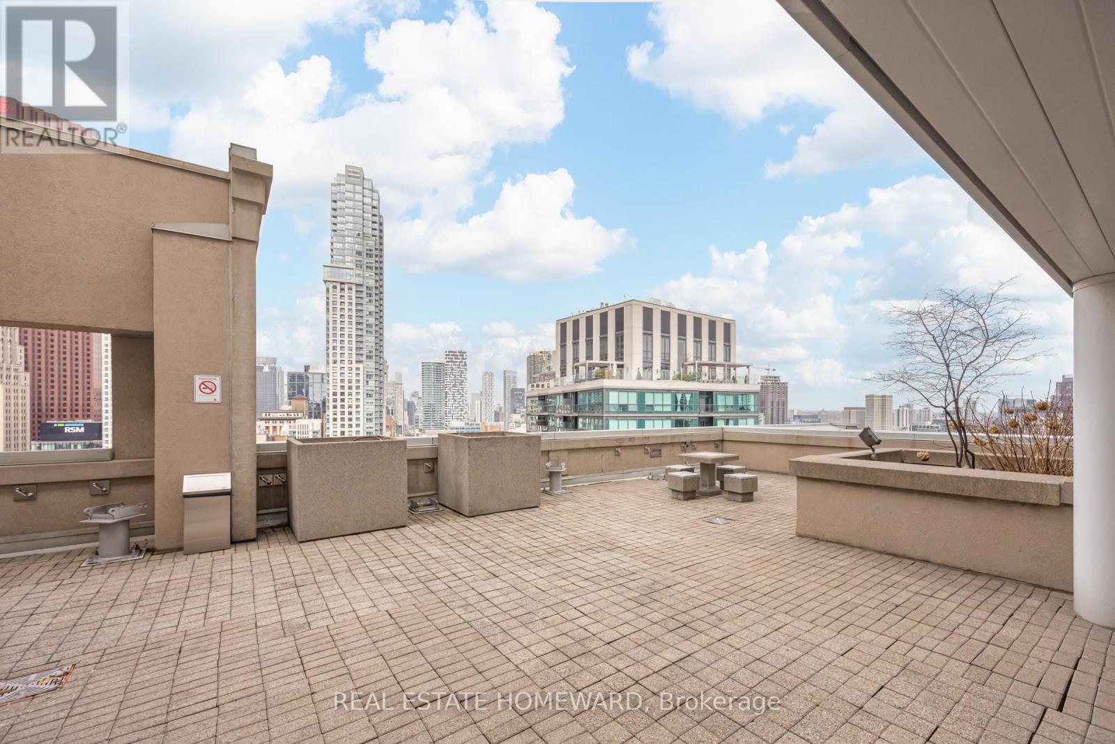 1712 - 25 The Esplanade, Toronto, Ontario  M5E 1W5 - Photo 30 - C12943240
