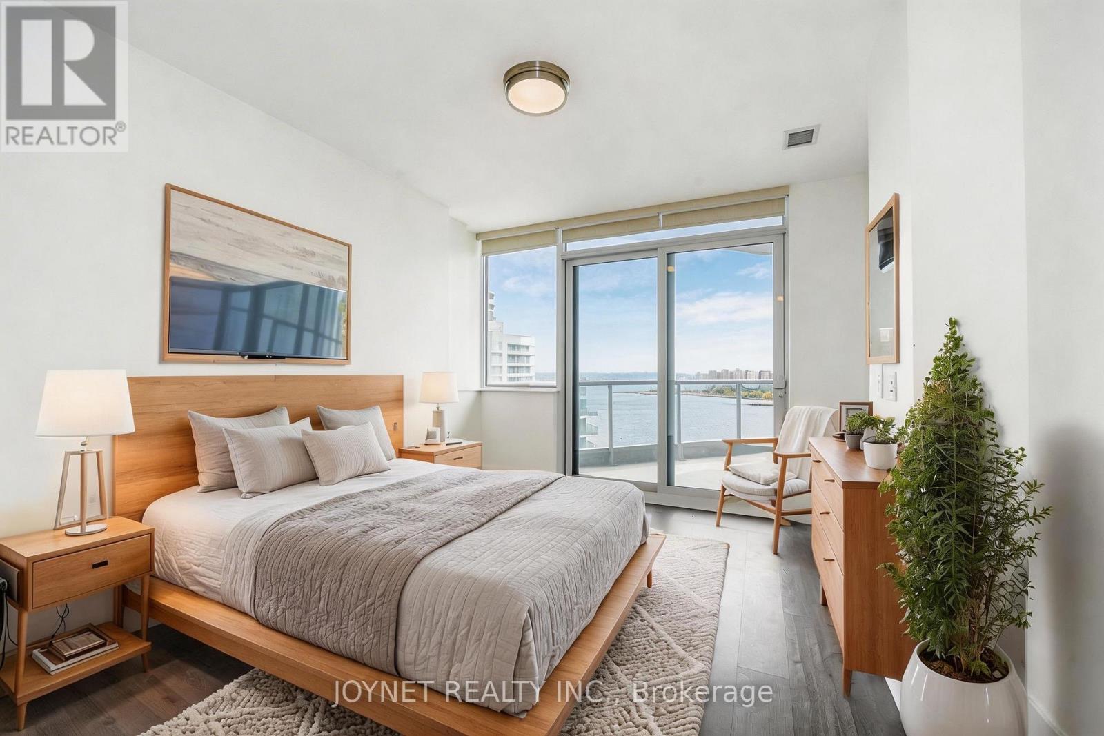 918 - 1 Edgewater Drive, Toronto, Ontario  M5A 0L1 - Photo 13 - C12943296