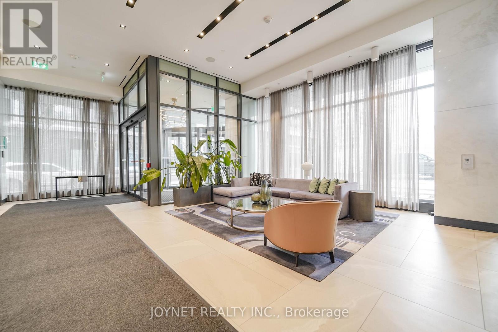 918 - 1 Edgewater Drive, Toronto, Ontario  M5A 0L1 - Photo 4 - C12943296