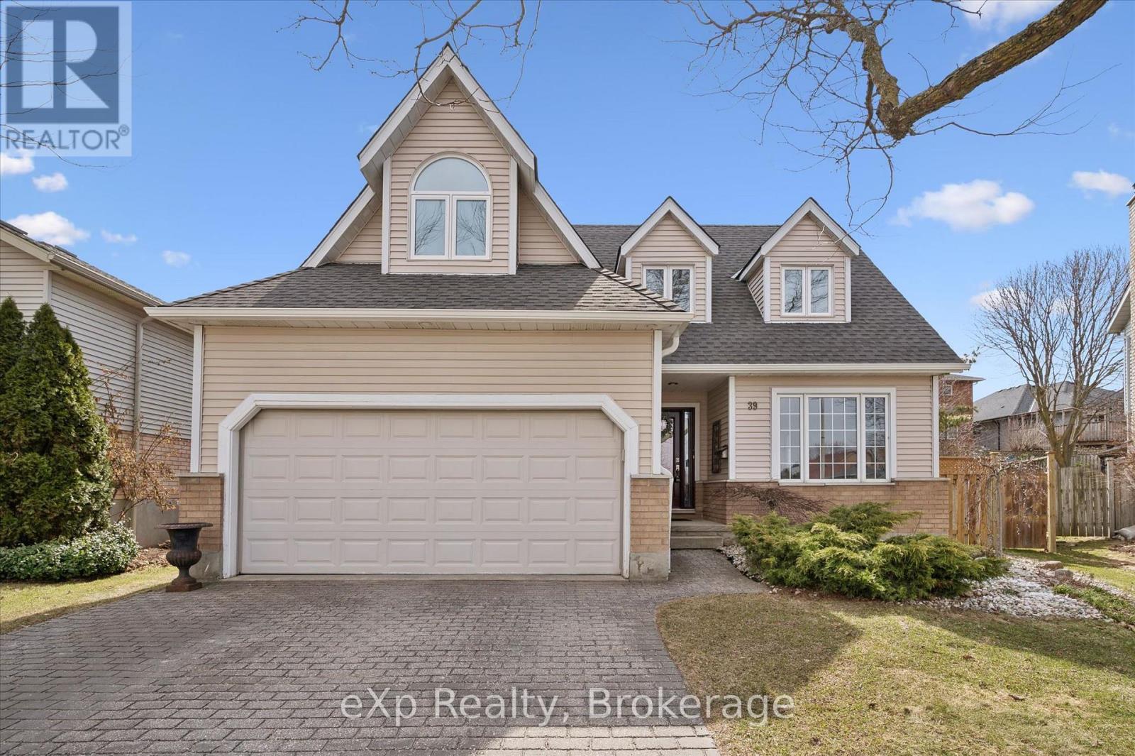 39 Celia Crescent, Guelph, Ontario  N1G 4R4 - Photo 3 - X12794298