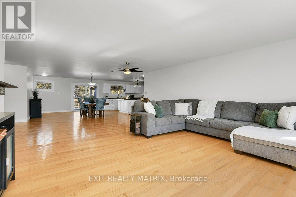 2750 Eldo Street, Ottawa, Ontario  K0A 2P0 - Photo 5 - X12943070