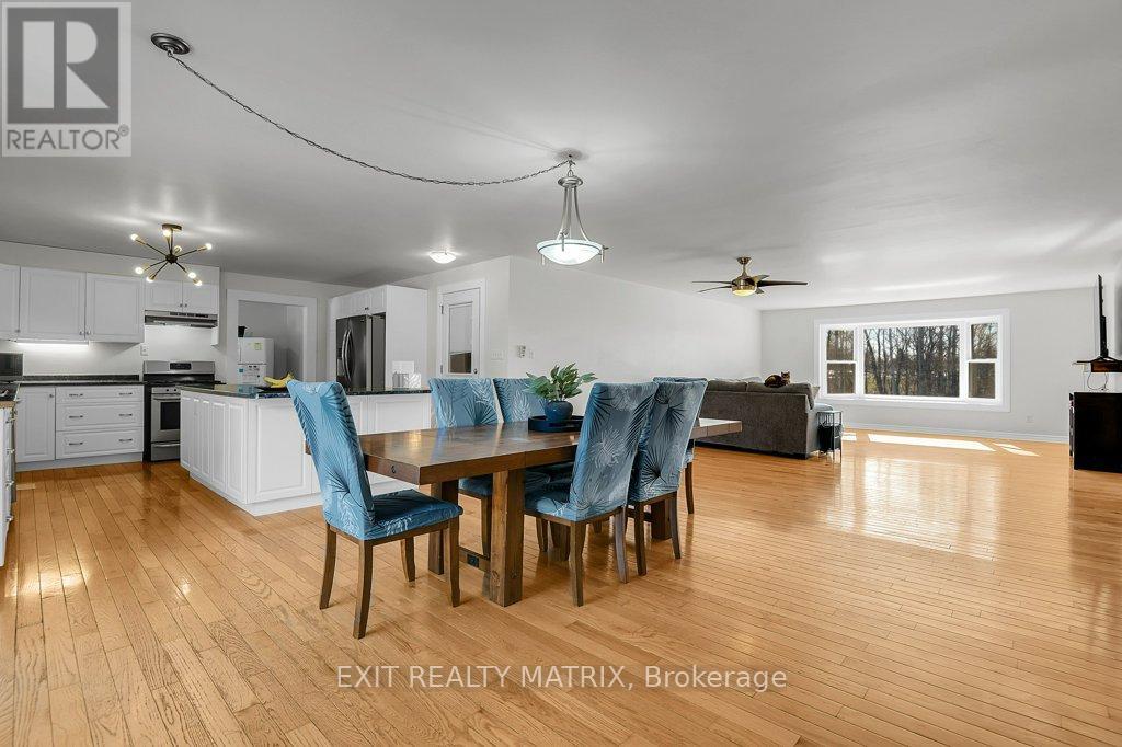 2750 Eldo Street, Ottawa, Ontario  K0A 2P0 - Photo 8 - X12943070