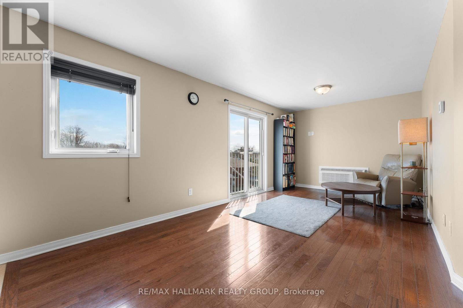 401 - 646 Cummings Avenue, Ottawa, Ontario  K1K 2K6 - Photo 14 - X12943076