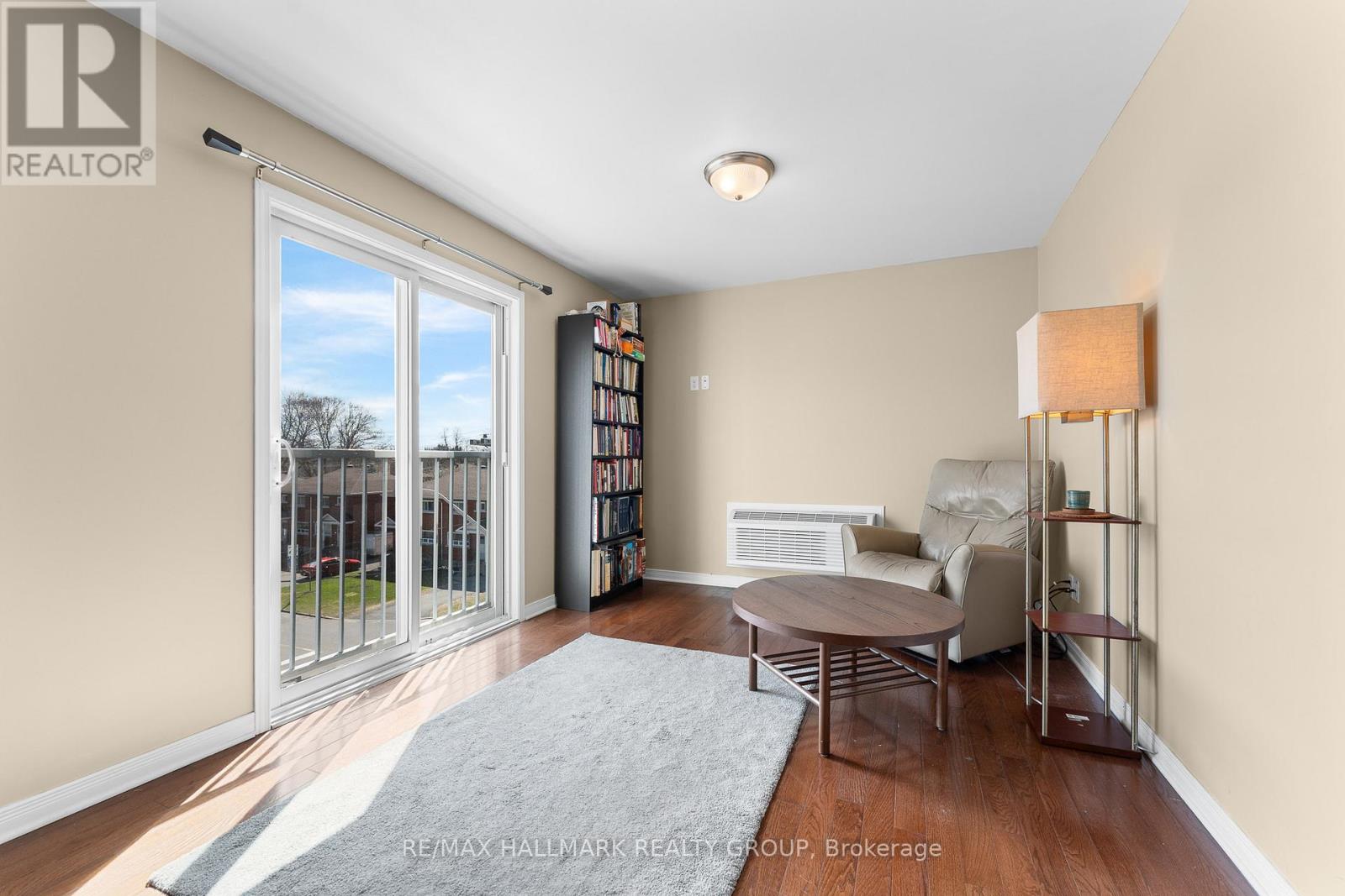 401 - 646 Cummings Avenue, Ottawa, Ontario  K1K 2K6 - Photo 16 - X12943076