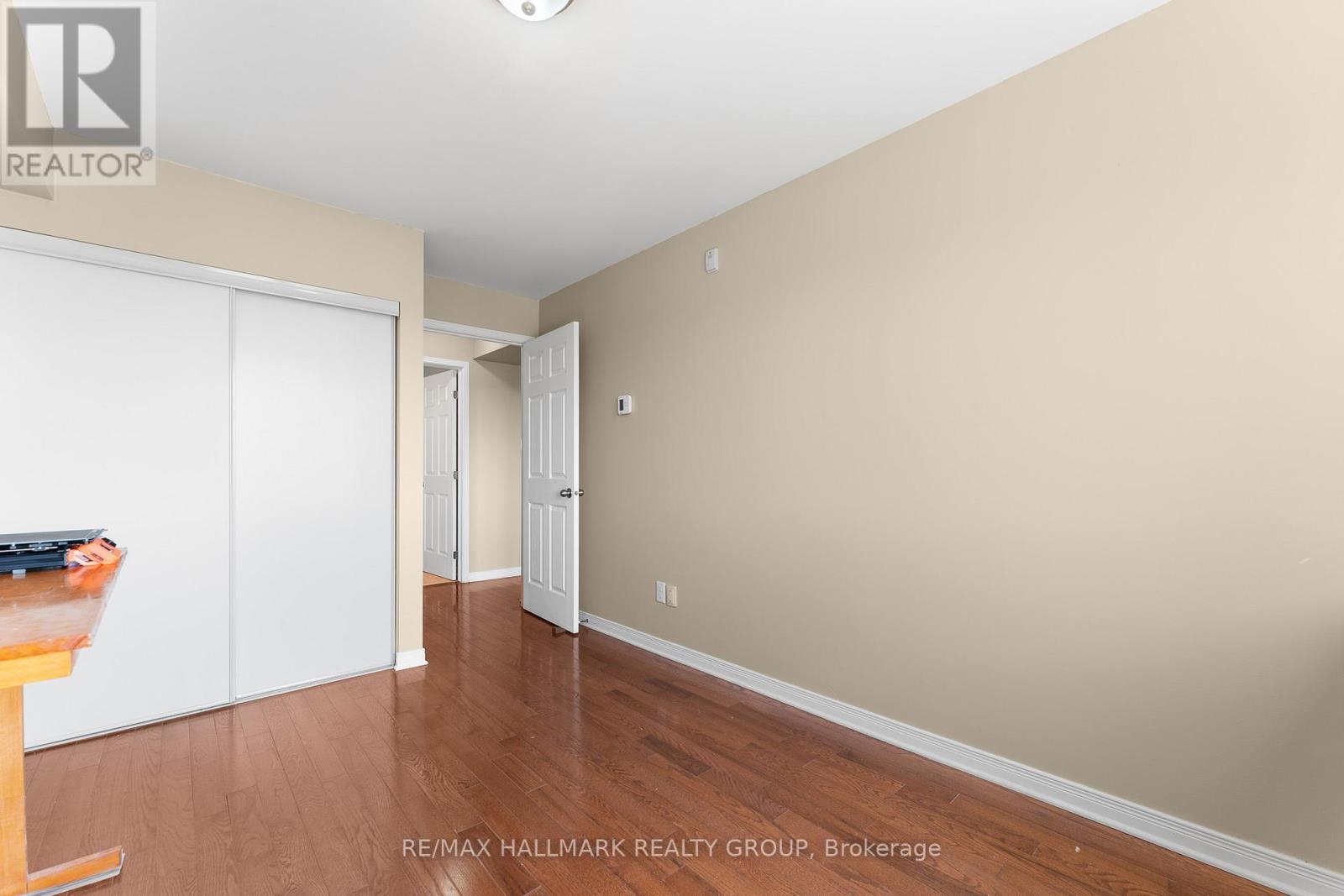 401 - 646 Cummings Avenue, Ottawa, Ontario  K1K 2K6 - Photo 22 - X12943076