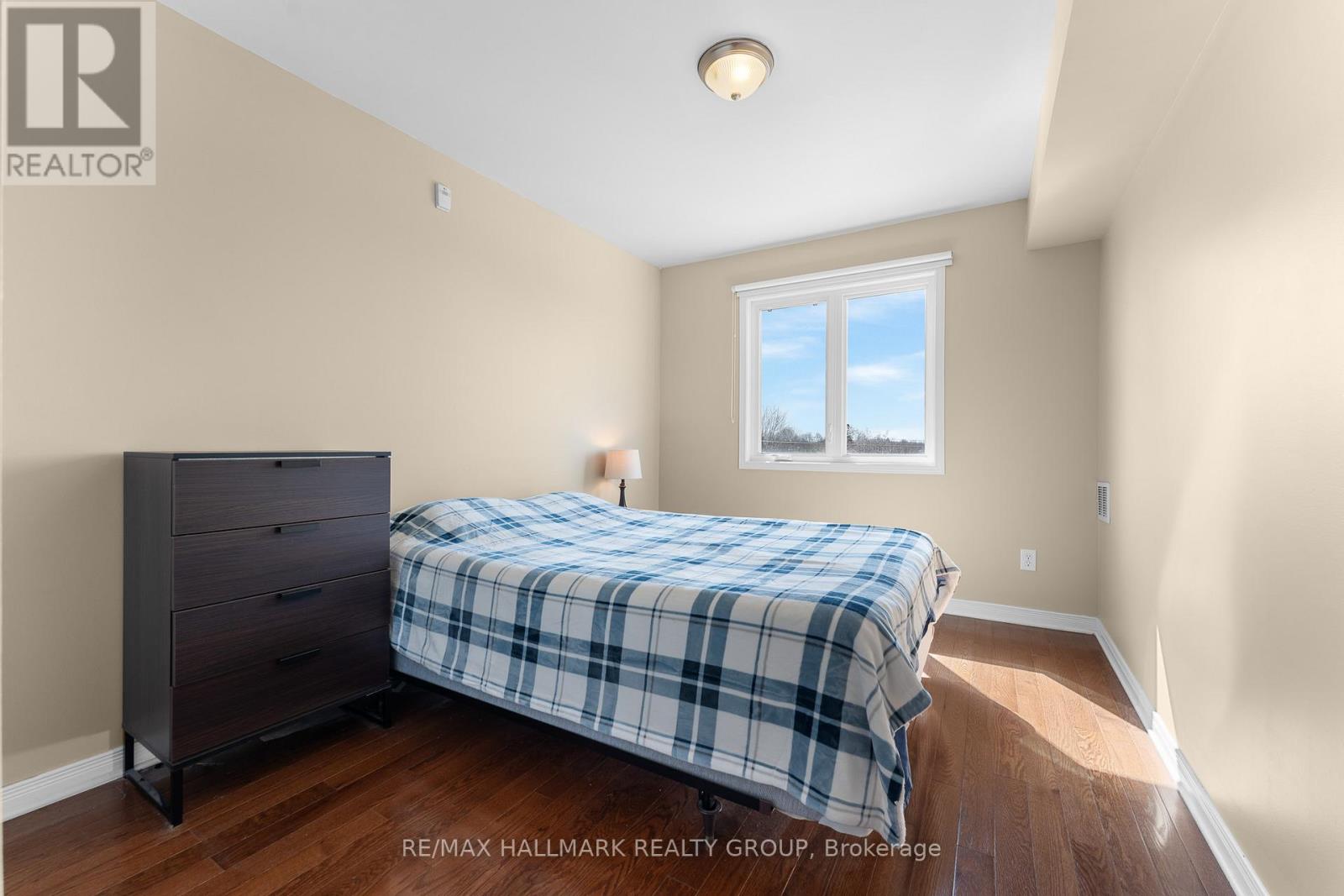 401 - 646 Cummings Avenue, Ottawa, Ontario  K1K 2K6 - Photo 24 - X12943076